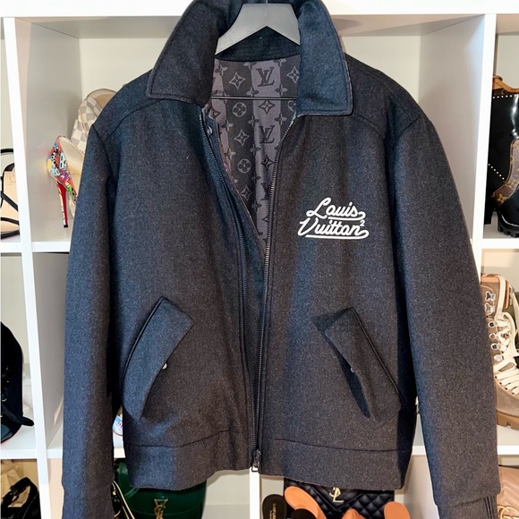 This is a deep grey reversible, monogrammed Louis Vuitton jacket only worn twice - Picture 3 of 6
